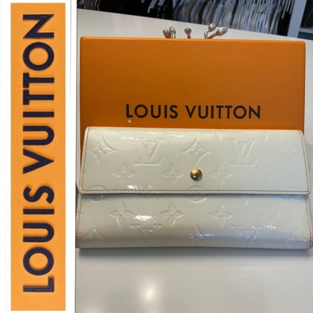 Louis Vuitton Ivory Sarah Vernis Wallet - Picture 4 of 11